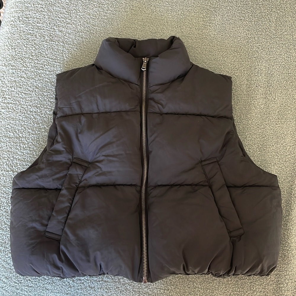 Women’s Cropped Puffer Vest
